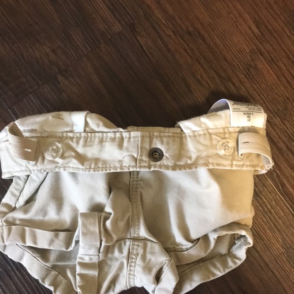 Khaki adjustable toddler shorts - Picture 4 of 4